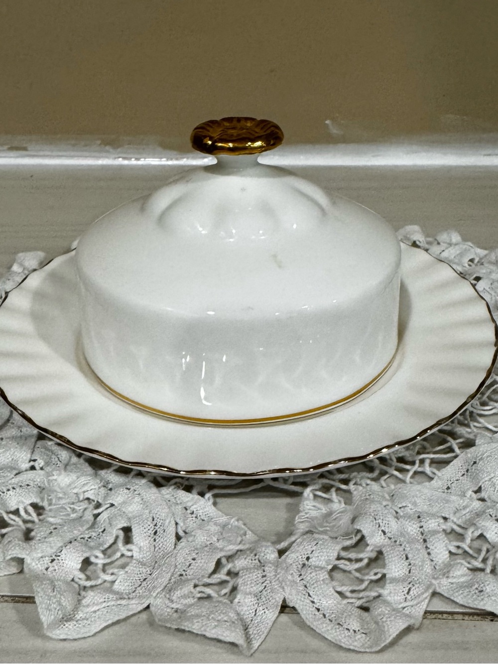 Royal Albert Val D’Or Classic White and Gold Covered Butter Dish